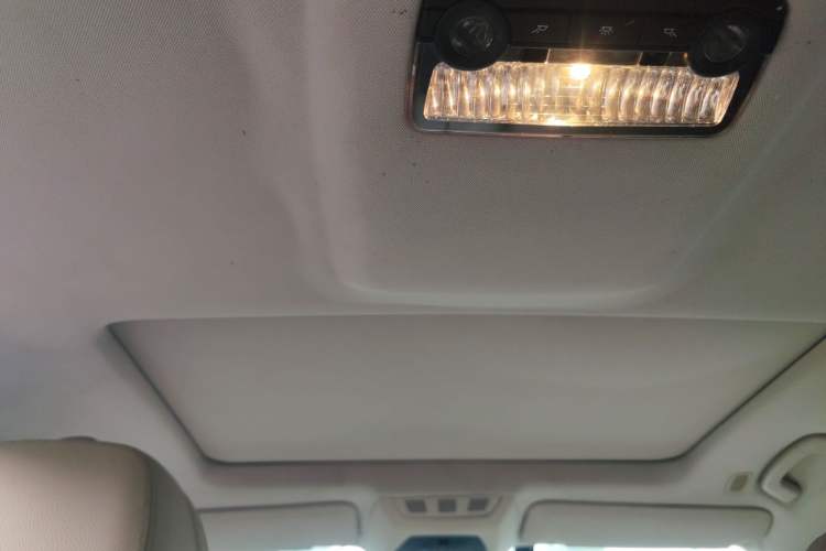 Used BMW 7 Series 2013 740Li Leading Model Headliner