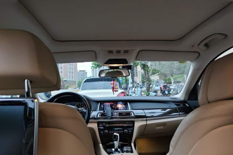 Used BMW 7 Series 2013 740Li Leading Model Headliner