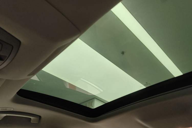 Used BMW 7 Series 2013 740Li Leading Model Headliner