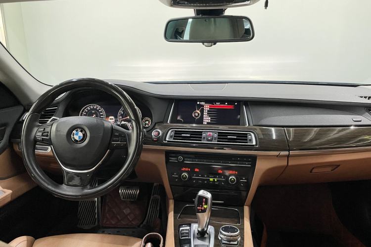 Used BMW 7 Series 2013 740Li Leading Model Interior 11