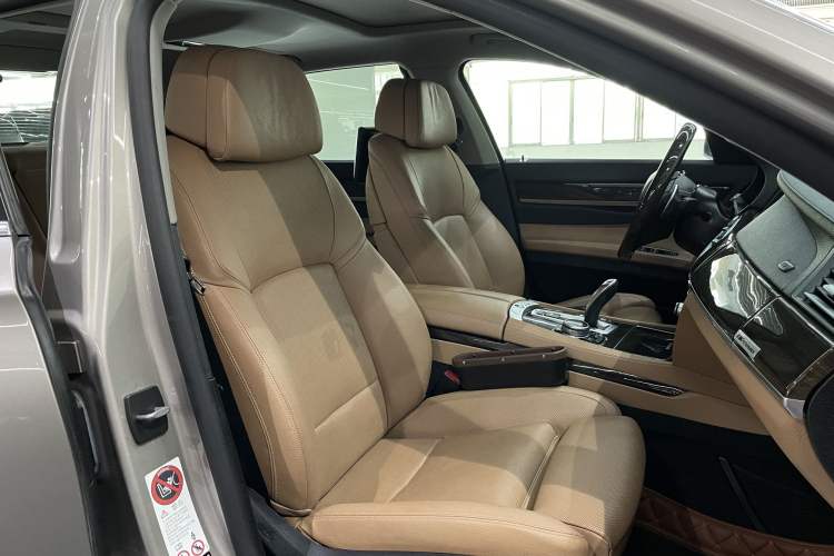 Used BMW 7 Series 2013 740Li Leading Model Interior 6