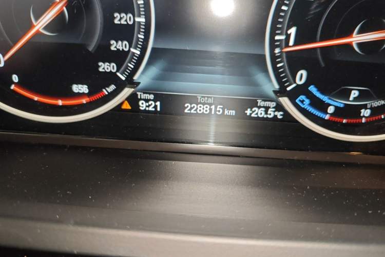 Used BMW 7 Series 2013 730Li Luxury Model Odometer Close Up