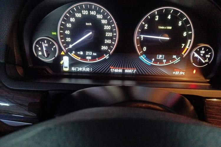 Used BMW 7 Series 2013 730Li Leading Model Odometer Close Up
