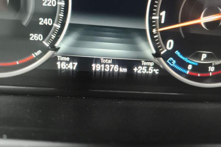 Used BMW 7 Series 2013 740Li xDrive Odometer Close Up