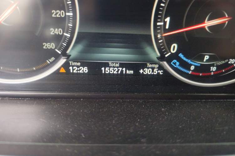 Used BMW 7 Series 2013 740Li Leading Model Odometer Close Up