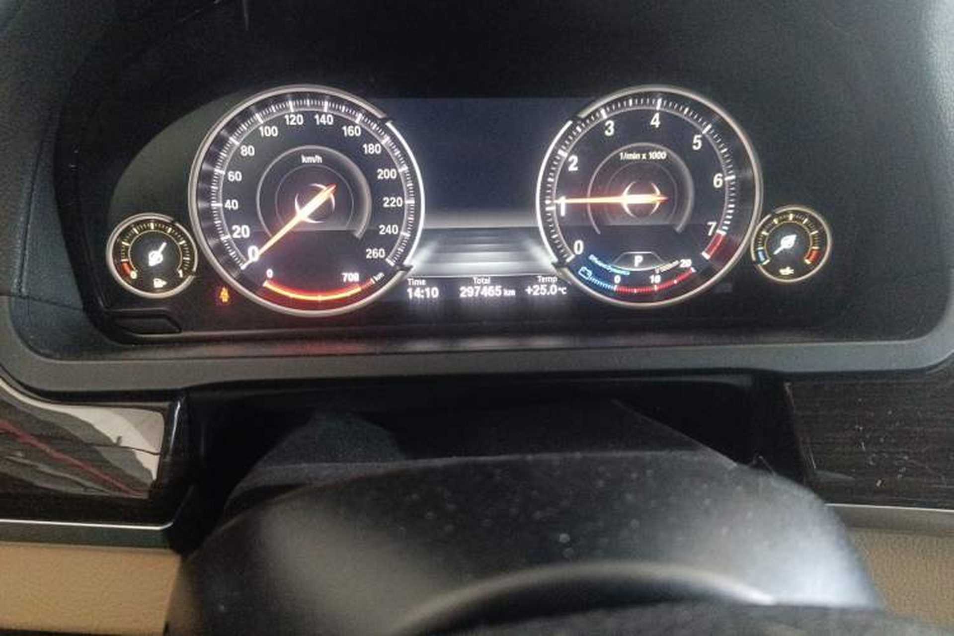 Used BMW 7 Series 2013 730Li Leading Model Odometer Close Up