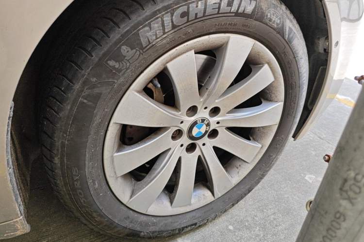 Used BMW 7 Series 2013 730Li Luxury Model Right Front Wheel Hub