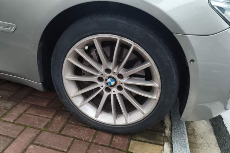 Used BMW 7 Series 2013 740Li xDrive Right Front Wheel Hub