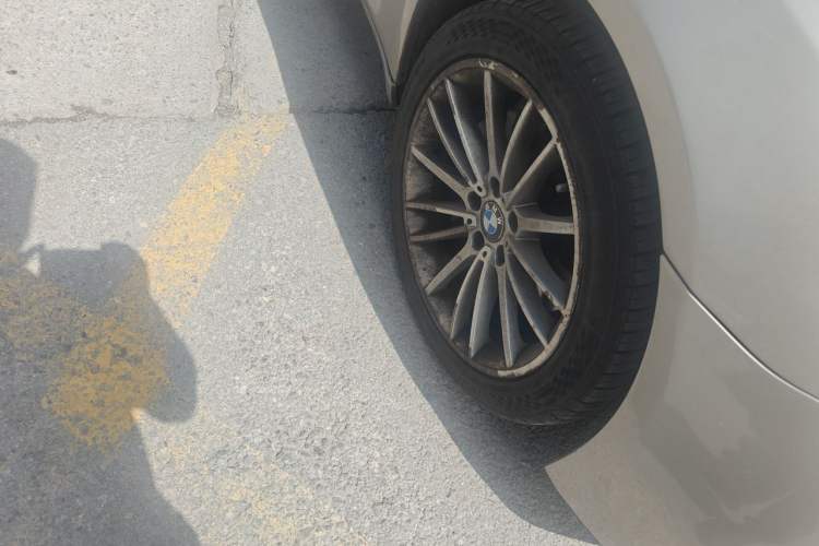 Used BMW 7 Series 2013 740Li xDrive Right Front Wheel Hub