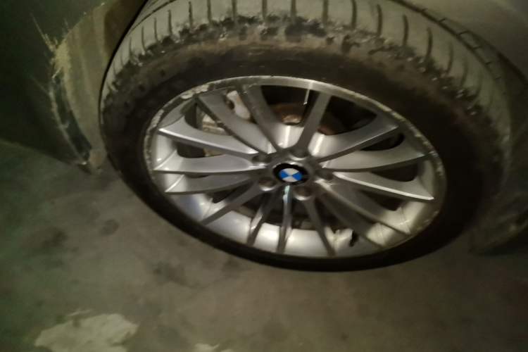 Used BMW 7 Series 2013 740Li Leading Model Right Front Wheel Hub