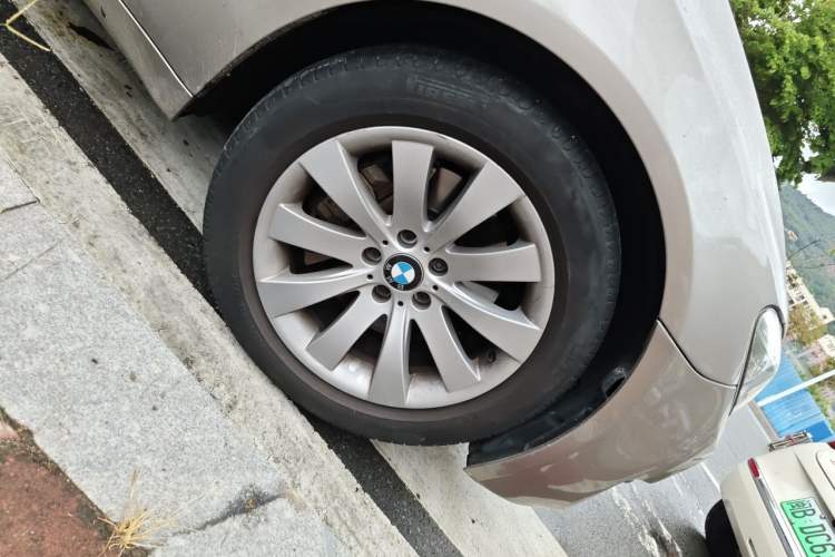 Used BMW 7 Series 2013 740Li Leading Model Right Front Wheel Hub