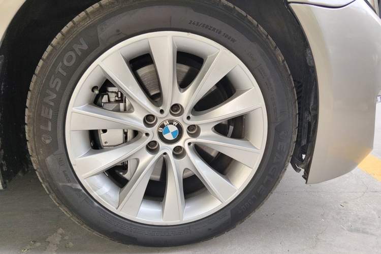 Used BMW 7 Series 2013 740Li xDrive Right Front Wheel Hub