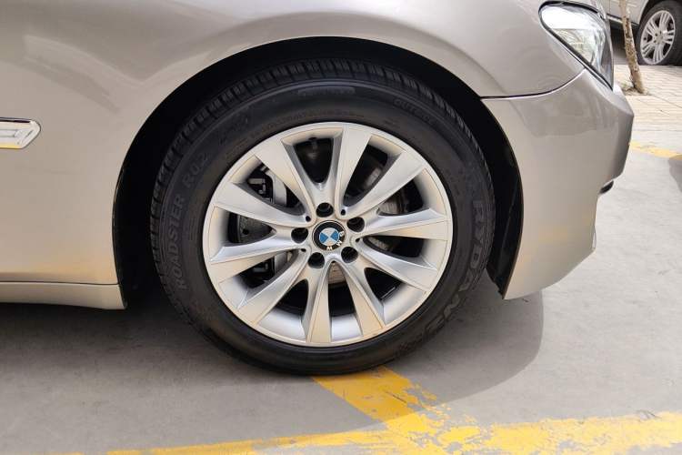 Used BMW 7 Series 2013 740Li xDrive Right Front Wheel Hub
