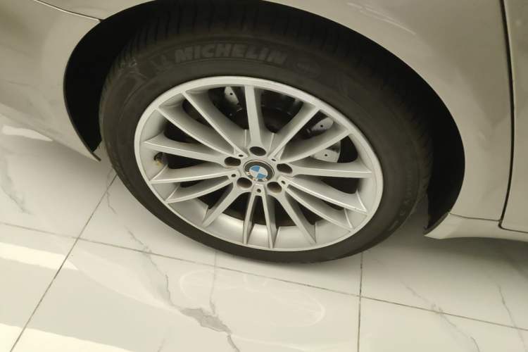 Used BMW 7 Series 2013 740Li Leading Model Right Rear Wheel Hub