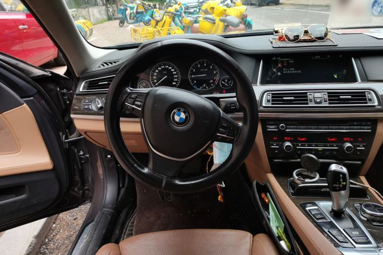 Used BMW 7 Series 2013 730Li Luxury Model Steering Wheel