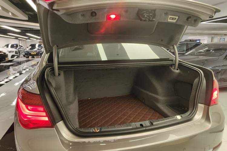 Used BMW 7 Series 2013 740Li Leading Model Trunk
