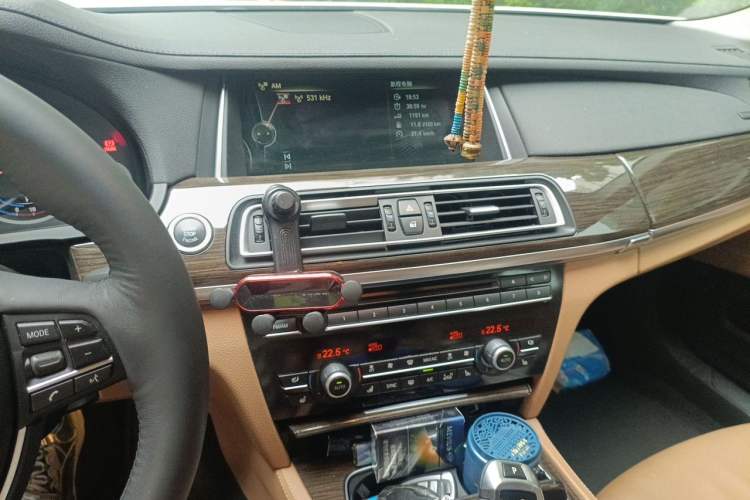 Used BMW 7 Series 2013 730Li Luxury Model Audio And AC Panel