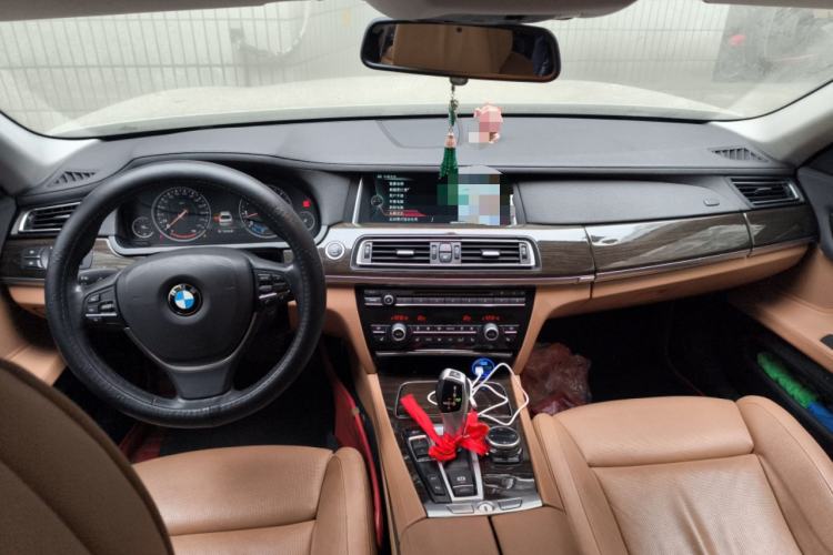 Used BMW 7 Series 2013 730Li Luxury Model Center Console