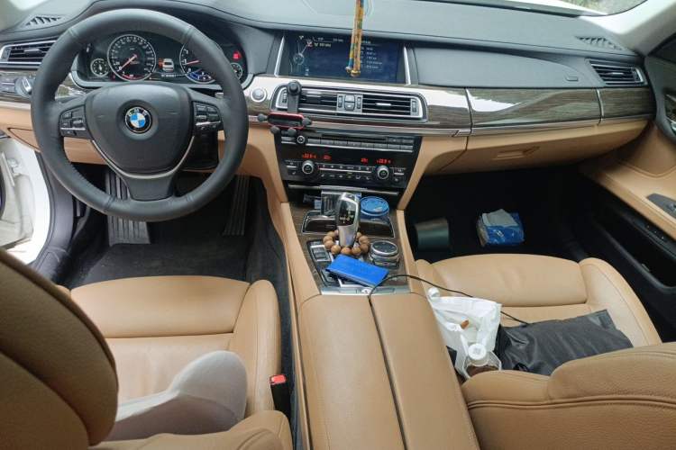 Used BMW 7 Series 2013 730Li Luxury Model Center Console