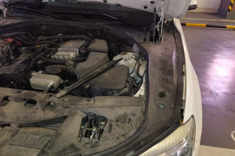 Used BMW 7 Series 2013 730Li Leading Model Engine Bay Left
