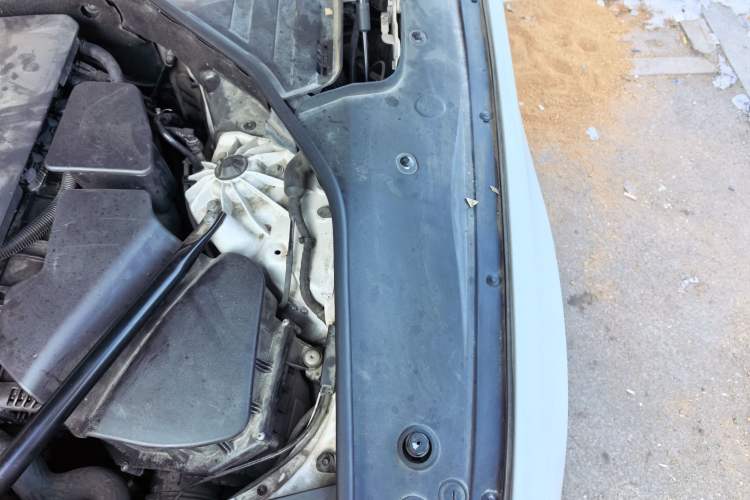 Used BMW 7 Series 2013 730Li Leading Model Engine Bay Left