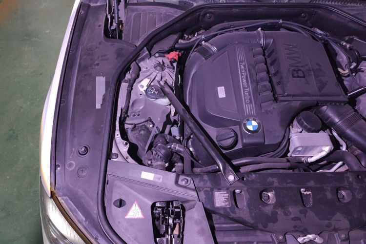 Used BMW 7 Series 2013 740Li xDrive Engine Bay Right