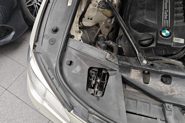 Used BMW 7 Series 2013 740Li Luxury Model Engine Bay Right