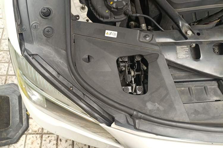 Used BMW 7 Series 2013 730Li Luxury Model Engine Bay Right