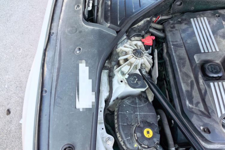 Used BMW 7 Series 2013 730Li Leading Model Engine Bay Right