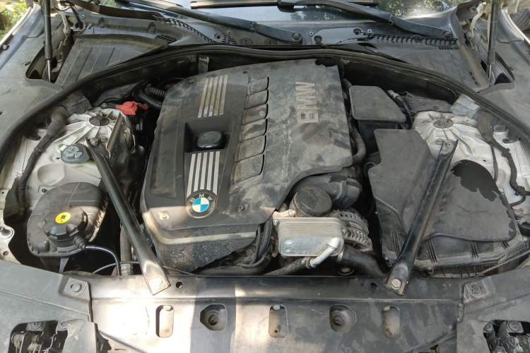 Used BMW 7 Series 2013 730Li Leading Model Engine Bay