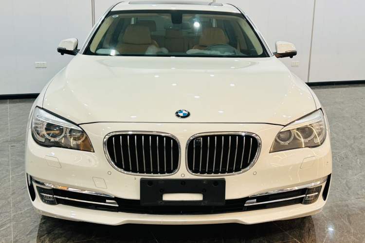 Used BMW 7 Series 2013 740Li Leading Model Exterior 1