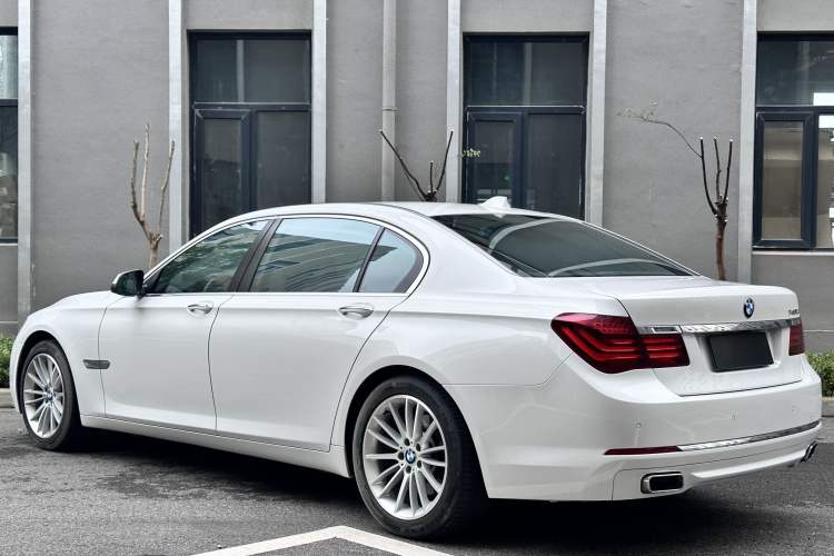 Used BMW 7 Series 2013 740Li Leading Model Exterior 3
