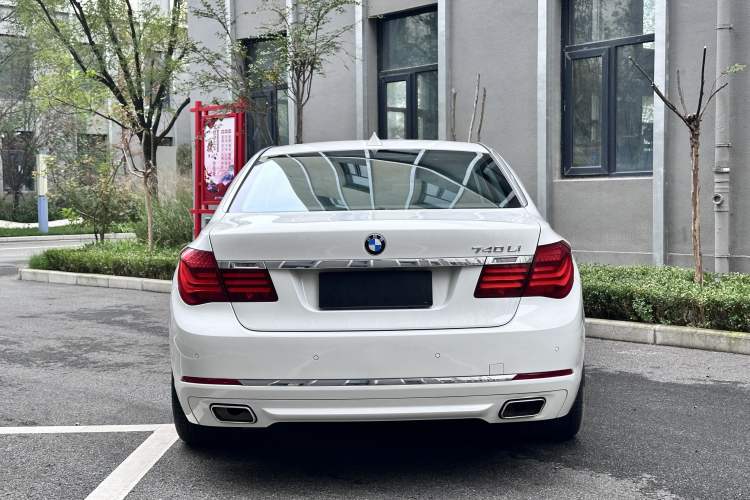 Used BMW 7 Series 2013 740Li Leading Model Exterior 4