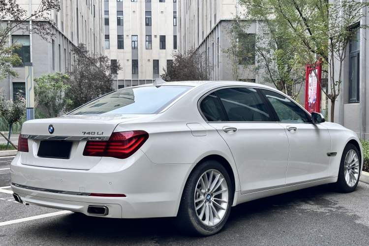 Used BMW 7 Series 2013 740Li Leading Model Exterior 5