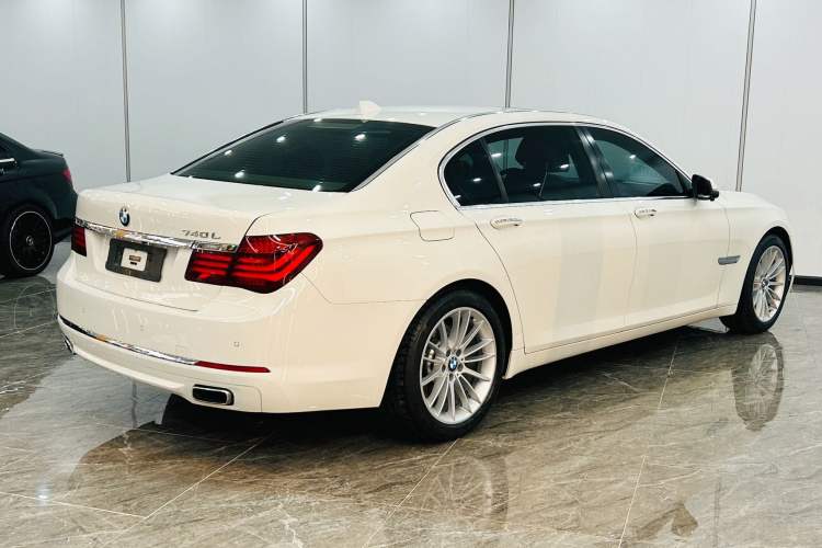 Used BMW 7 Series 2013 740Li Leading Model Exterior 6
