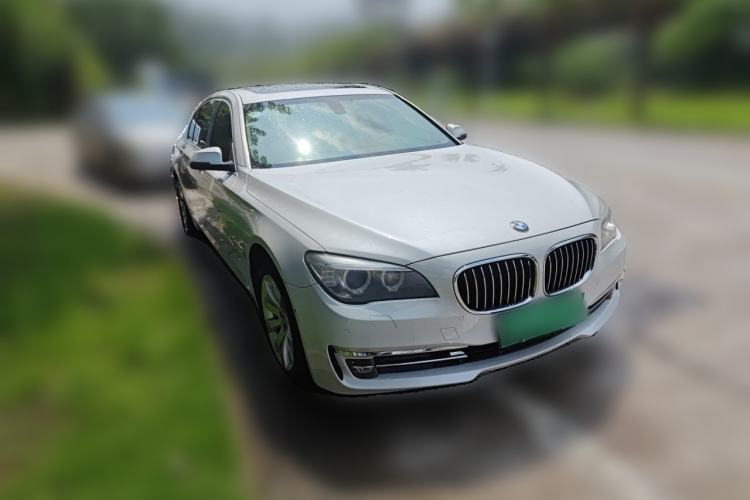 Used BMW 7 Series 2013 730Li Luxury Model Front Right 45 Deg