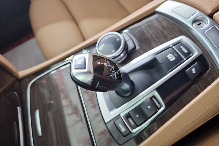 Used BMW 7 Series 2013 740Li Leading Model Gear Lever