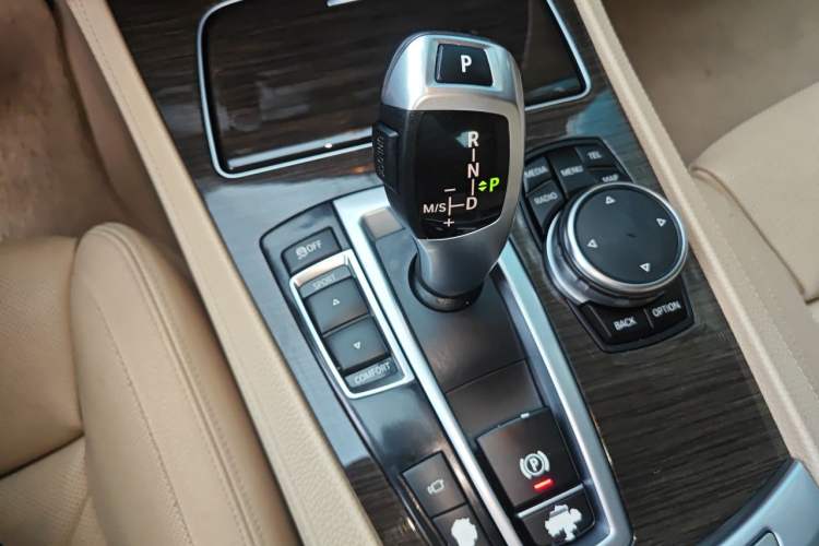 Used BMW 7 Series 2013 730Li Luxury Model Gear Lever