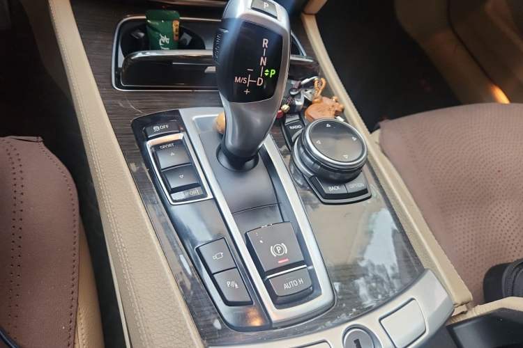 Used BMW 7 Series 2013 730Li Luxury Model Gear Lever