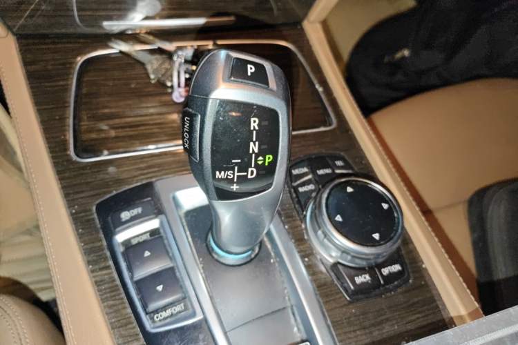Used BMW 7 Series 2013 730Li Luxury Model Gear Lever