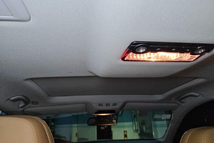 Used BMW 7 Series 2013 730Li Luxury Model Headliner