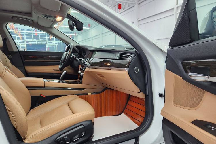 Used BMW 7 Series 2013 740Li Leading Model Interior 2