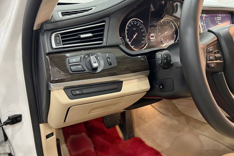 Used BMW 7 Series 2013 740Li Leading Model Interior 9