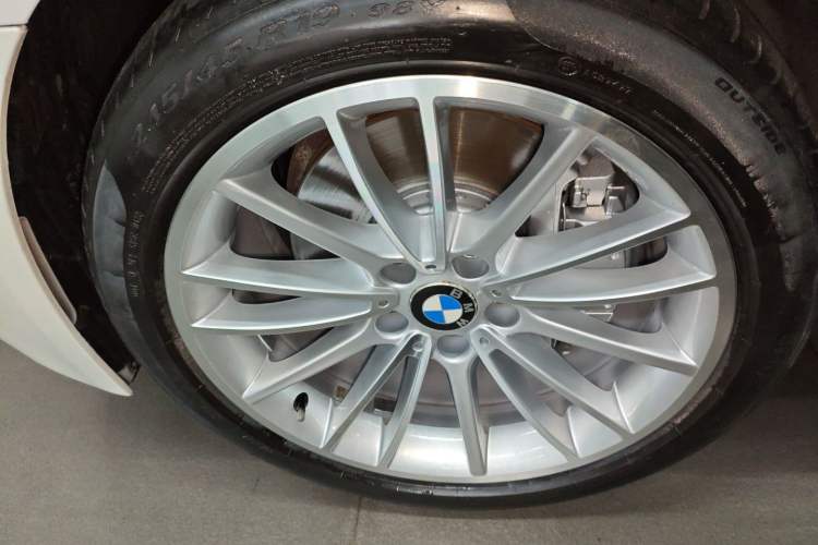 Used BMW 7 Series 2013 740Li Luxury Model Left Front Wheel Hub