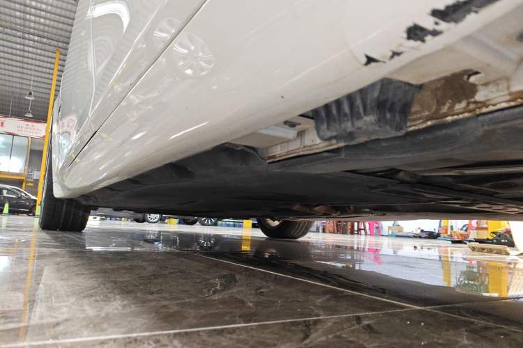 Used BMW 7 Series 2013 740Li Leading Model Left Side Sill