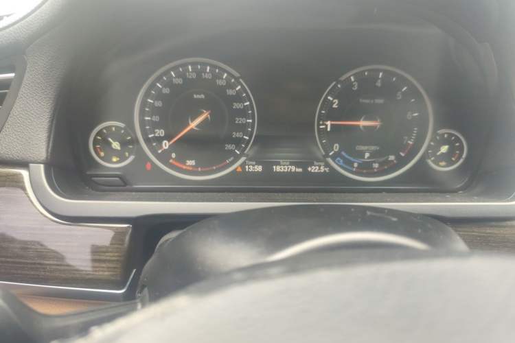 Used BMW 7 Series 2013 730Li Leading Model Odometer Close Up