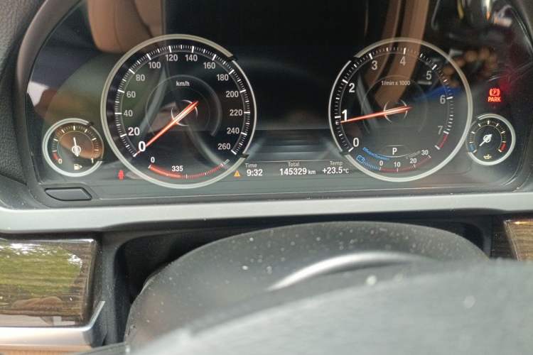 Used BMW 7 Series 2013 730Li Luxury Model Odometer Close Up