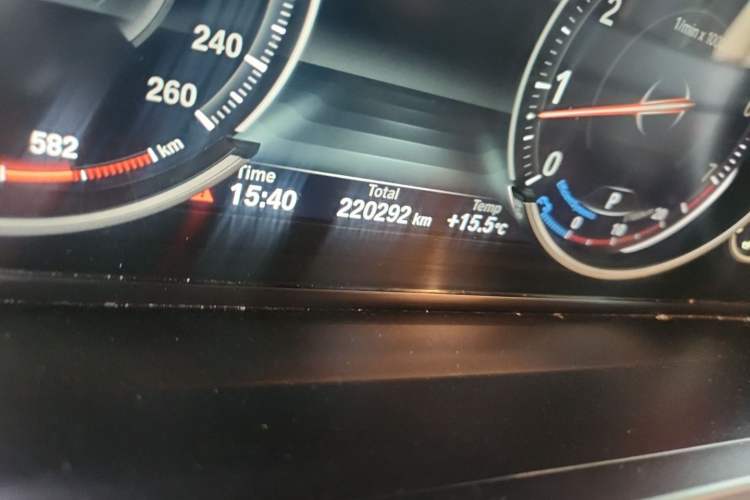 Used BMW 7 Series 2013 730Li Luxury Model Odometer Close Up