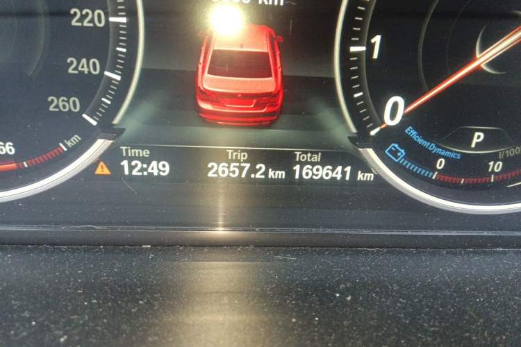Used BMW 7 Series 2013 730Li Leading Model Odometer Close Up