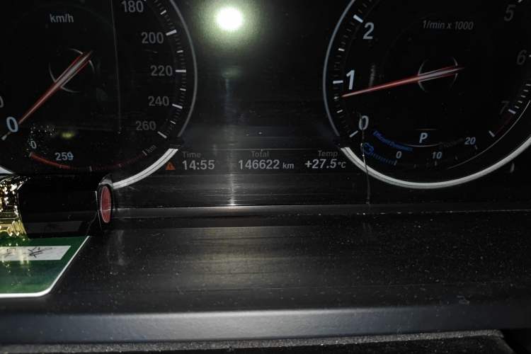 Used BMW 7 Series 2013 730Li Luxury Model Odometer Close Up